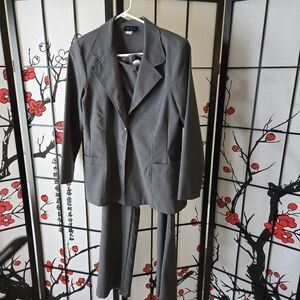 Star City gray suit juniors or woman